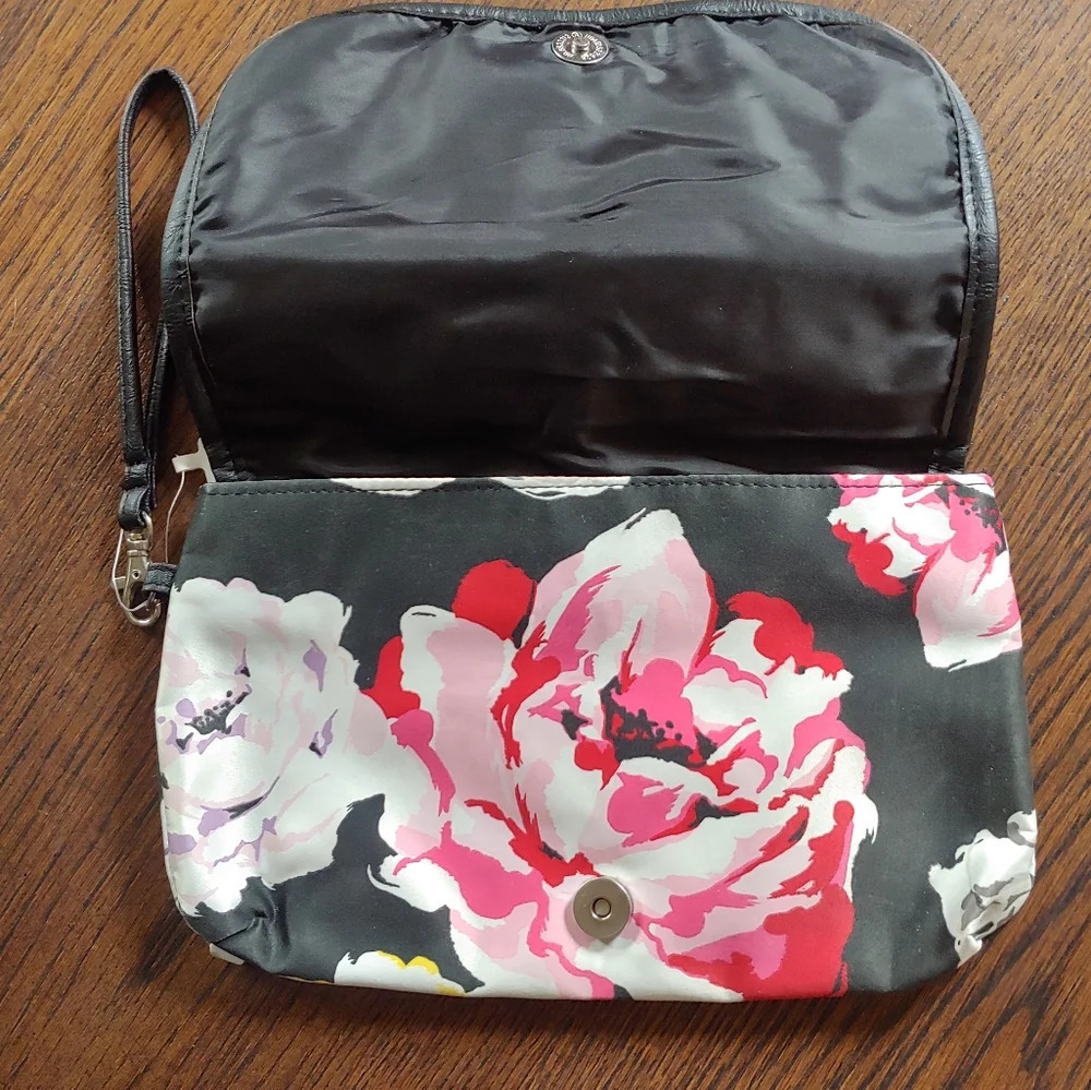 Claire's Black Floral Wristlet Clutch Cosmetic Bag with Accent Bow NEW with Tag - Picture 3 of 6